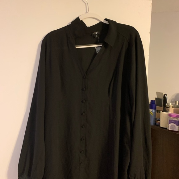 Selling a black Torrid dress shirt size 4 - Picture 1 of 2